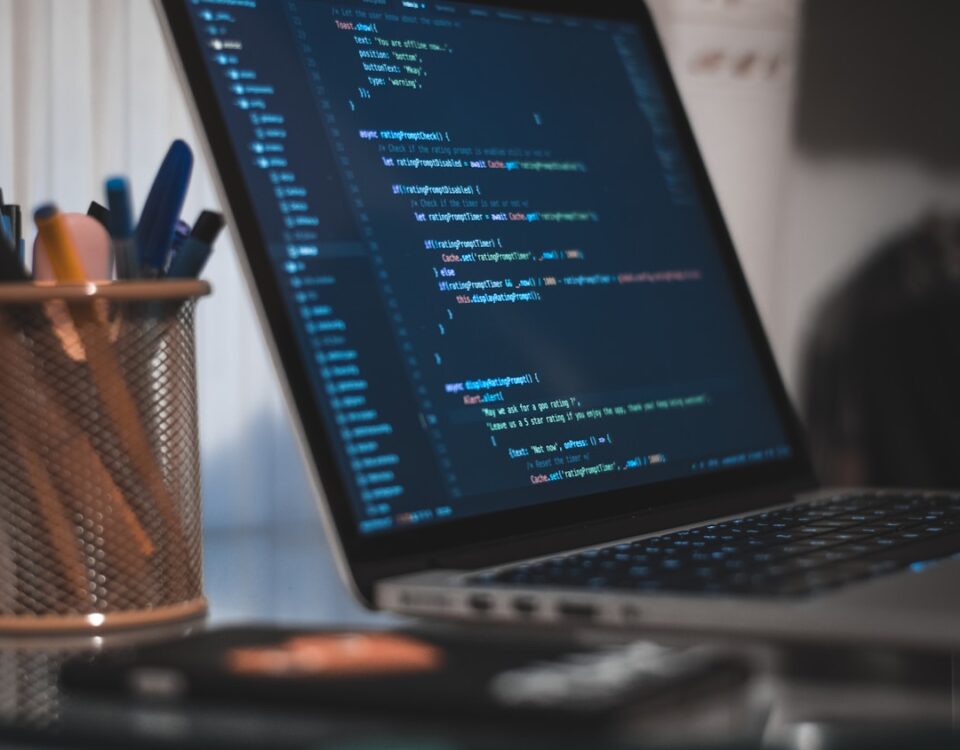 Desenvolvimento de software: metodologias ágeis e DevOps Desenvolvimento de software: metodologias ágeis e DevOps