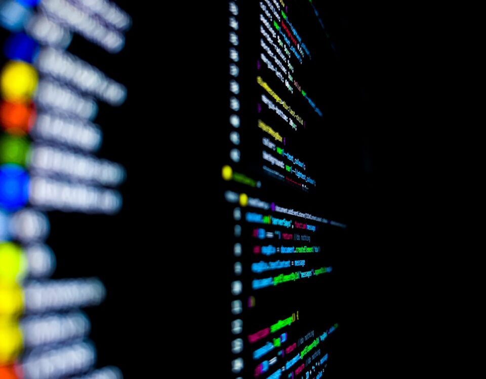 Como automatizar tarefas em um servidor VPS usando scripts a close-up of several computer servers