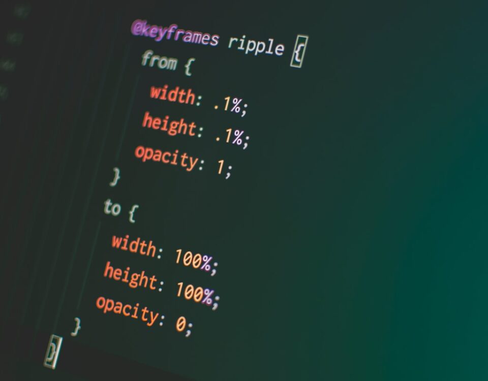 Melhores práticas de Clean Code para programadores iniciantes closeup photo of computer code screengrab