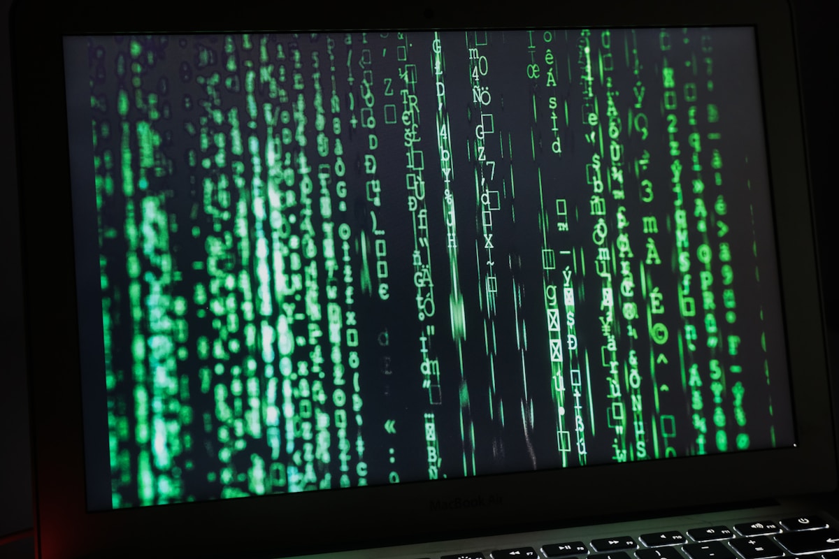 Firewall com IA: a nova era da segurança cibernética black flat screen computer monitor