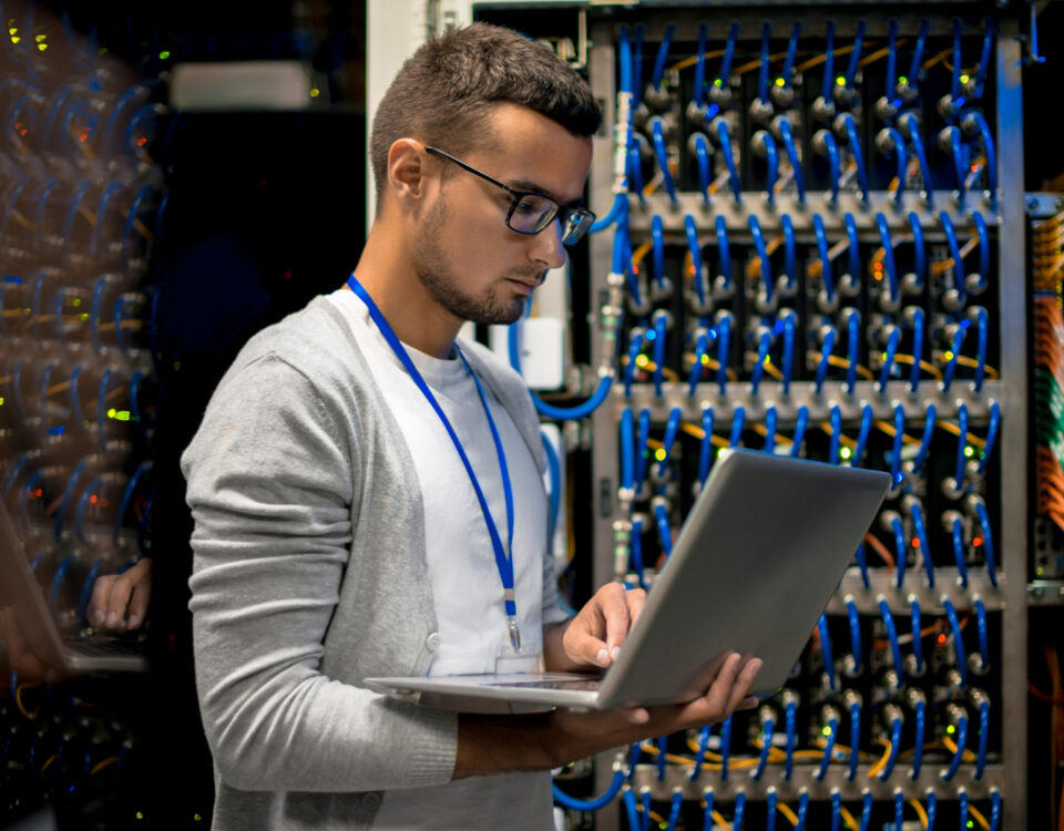 APIs conectam sistemas técnicos a plataformas de gestão APIs conectam sistemas técnicos a plataformas de gestão