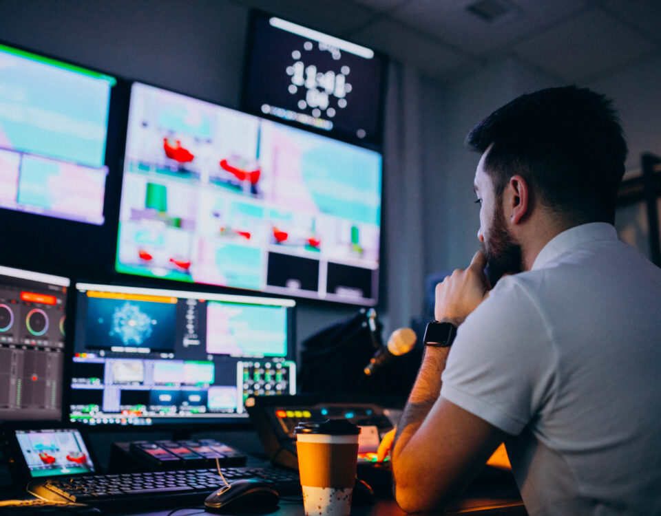 Automatizando o monitoramento timelapse com scripts e APIs Automatizando o monitoramento timelapse com scripts e APIs