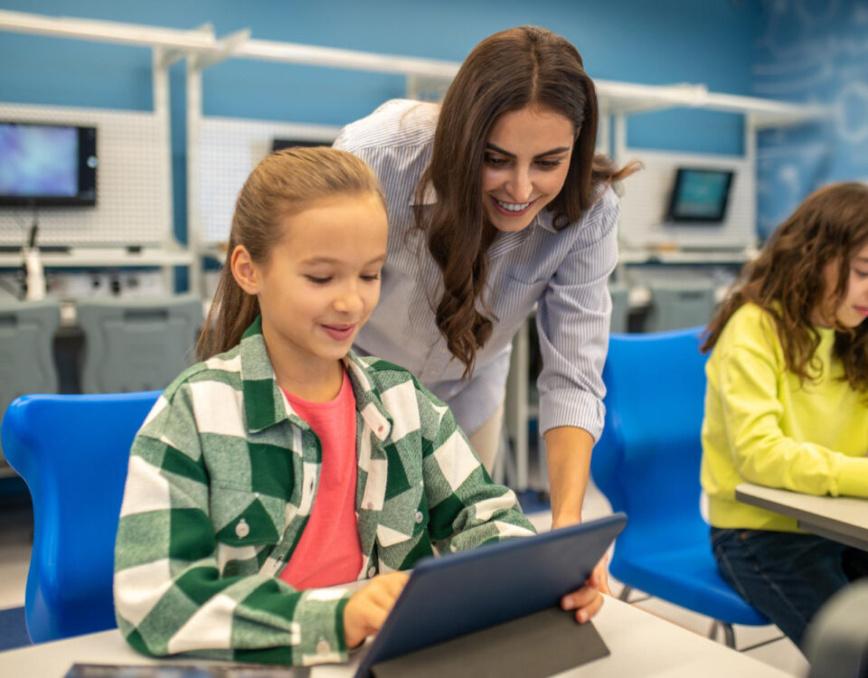 Infraestrutura escolar inteligente: sensores para eficiência e manutenção previsível Infraestrutura escolar inteligente: sensores para eficiência e manutenção previsível
