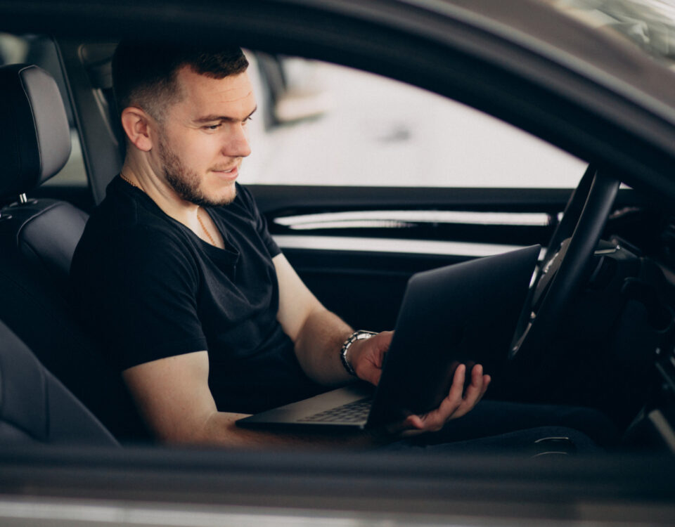 MLOps de telemetria: do carro-escola à nuvem MLOps de telemetria: do carro-escola à nuvem