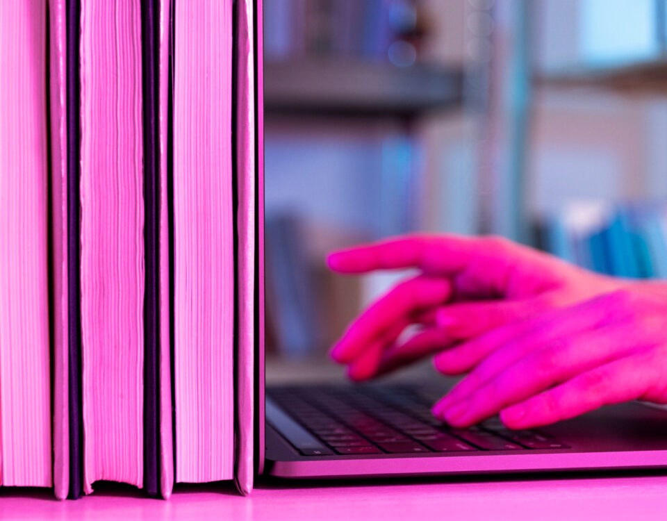 Como sistemas geram livros personalizados em escala