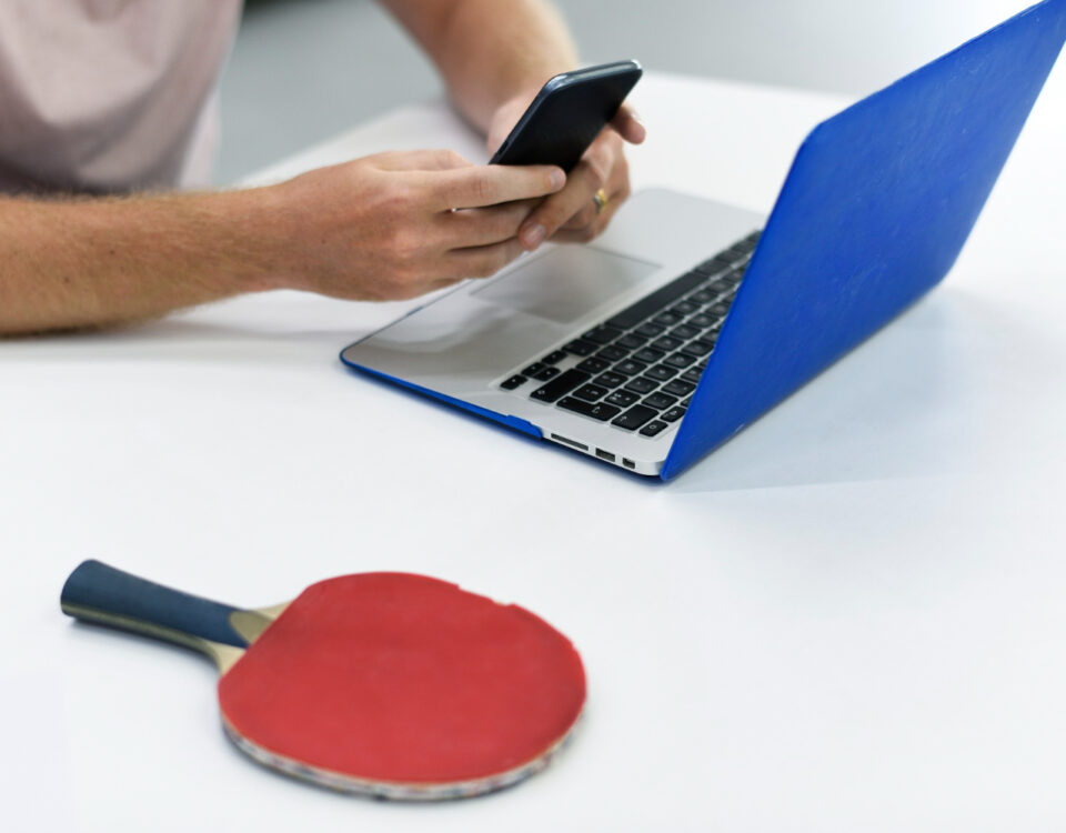 O que o ping pong ensina sobre latência e sistemas em tempo real