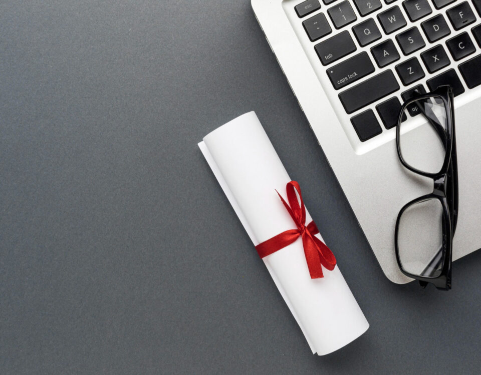 APIs e sistemas para emissão automatizada de certificados