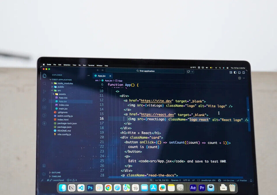 Quando usar webhook em vez de consultar uma API periodicamente?